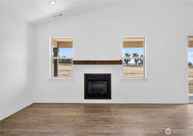 Photo 3 of Single family home for sale at 240 Windrow Ln, Ellensburg, WA 98926 | MLS# NWM2572533 | Listing updated on 2026-09-25