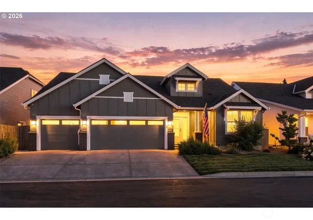 Photo 3 of Single family home for sale at 12508 Ne 103Rd Wy, Vancouver, WA 98682 | MLS# NWM2572542 | Listing updated on 2026-10-01