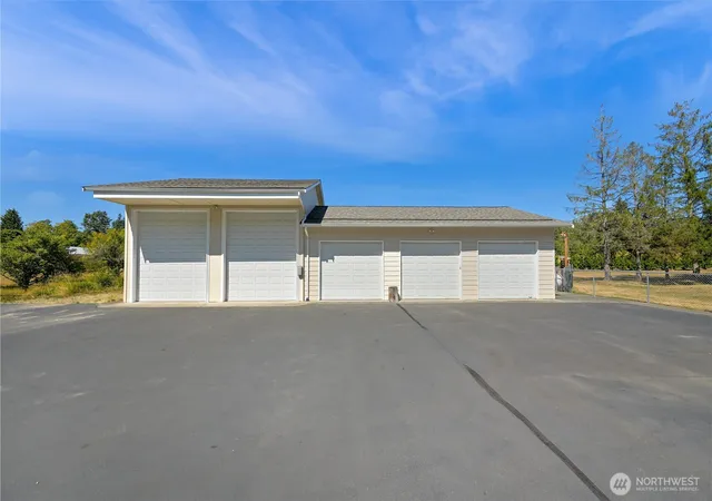 Photo 3 of Single family home for sale at 3942 Brown Rd, Ferndale, WA 98248 | MLS# NWM2572544 | Listing updated on 2026-09-27