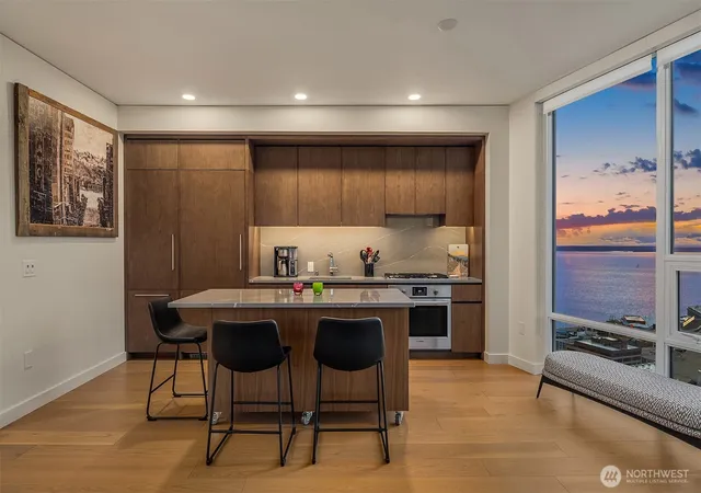 Photo 4 of Condo for sale at 121 Stewart St #2501, Seattle, WA 98101 | MLS# NWM2572549 | Listing updated on 2026-09-25