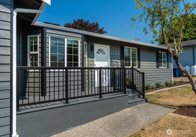 Photo 1 of Sale Pending at 6607 69th St Ne, Marysville, WA 98270 | MLS# NWM2572559 | Listing updated on 2026-10-02