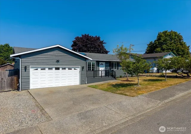 Photo 3 of Sale Pending at 6607 69Th St Ne, Marysville, WA 98270 | MLS# NWM2572559 | Listing updated on 2026-10-02
