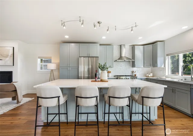 Photo 4 of Single family home for sale at 4010 35th Avenue SW, Seattle, WA 98126 | MLS# NWM2572561 | Listing updated on 2026-10-01