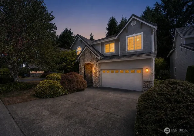 Photo 2 of Single family home for sale at 3706 Kinsale Ln Se, Olympia, WA 98501 | MLS# NWM2572569 | Listing updated on 2026-09-26