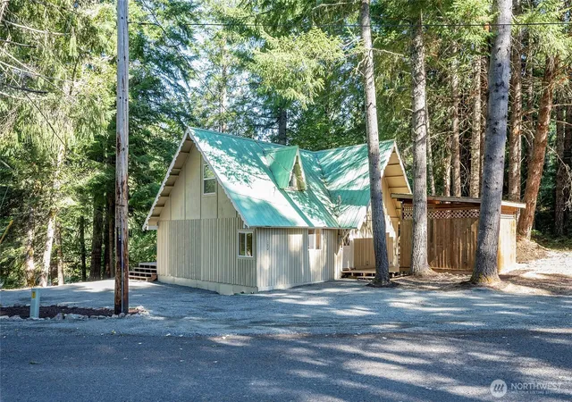 Photo 2 of Single family home for sale at 120 Cascade Dr, Packwood, WA 98361 | MLS# NWM2572578 | Listing updated on 2026-09-25