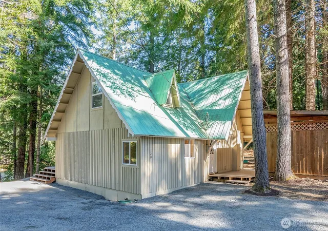 Photo 3 of Single family home for sale at 120 Cascade Dr, Packwood, WA 98361 | MLS# NWM2572578 | Listing updated on 2026-09-25