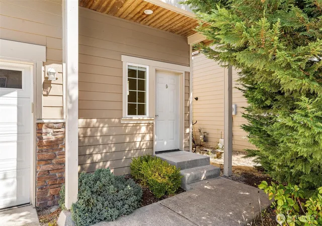 Photo 4 of Condo for sale at 1209 139Th Pl Sw, Lynnwood, WA 98087 | MLS# NWM2572589 | Listing updated on 2026-09-24