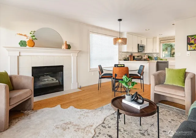 Photo 4 of Sale Pending at 2167 Dexter Ave N #301, Seattle, WA 98109 | MLS# NWM2572596 | Listing updated on 2026-10-01