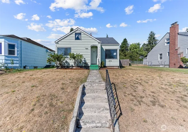 Photo 3 of Single family home for sale at 5212 Yakima Ave, Tacoma, WA 98408 | MLS# NWM2572598 | Listing updated on 2026-10-01