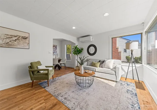 Photo 4 of Single family home for sale at 5212 Yakima Ave, Tacoma, WA 98408 | MLS# NWM2572598 | Listing updated on 2026-10-01