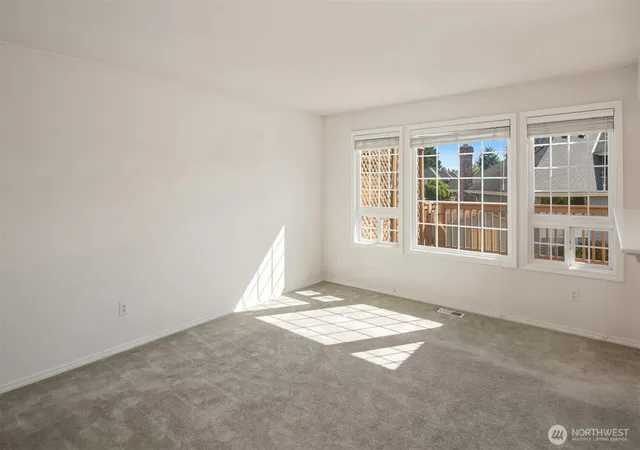 Photo 3 of Townhouse for sale at 13809 Se 255Th Pl, Kent, WA 98042 | MLS# NWM2572599 | Listing updated on 2026-09-25