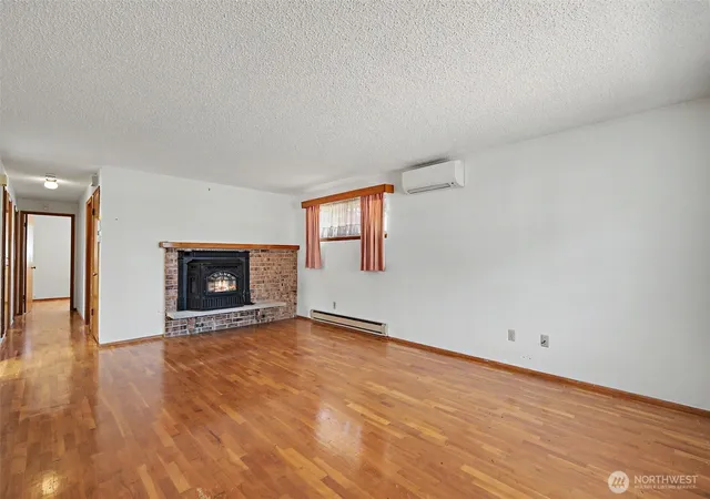 Photo 4 of Sale Pending at 4418 S 49Th St, Tacoma, WA 98409 | MLS# NWM2572619 | Listing updated on 2026-09-23