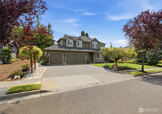 Photo 2 of Sale Pending at 1925 19th St Se, Puyallup, WA 98372 | MLS# NWM2572622 | Listing updated on 2026-09-20