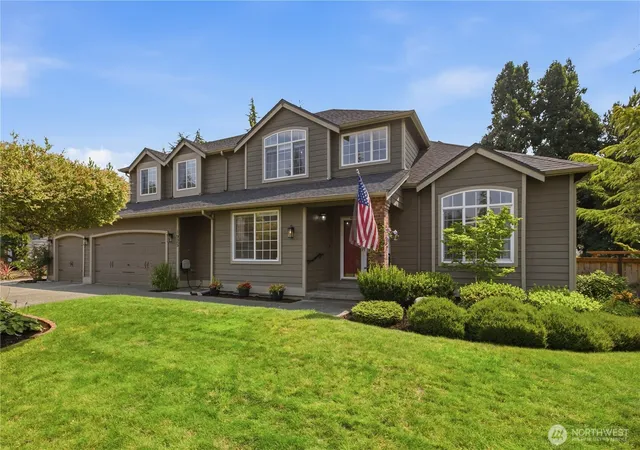 Photo 3 of Sale Pending at 1925 19th St Se, Puyallup, WA 98372 | MLS# NWM2572622 | Listing updated on 2026-09-20