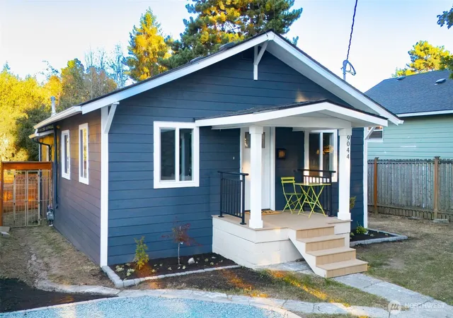 Photo 1 of Single family home for sale at 9044 9th Ave Sw, Seattle, WA 98106 | MLS# NWM2572623 | Listing updated on 2026-09-30