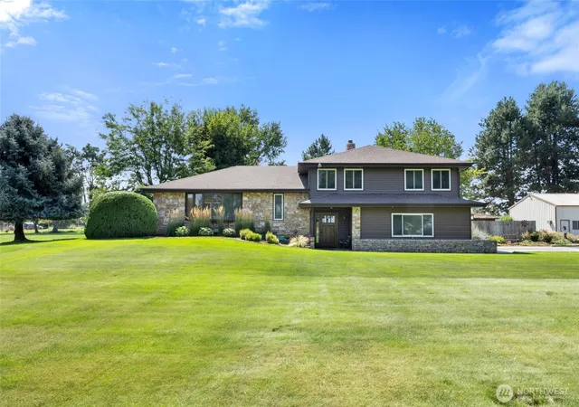 Photo 1 of Single family home for sale at 10755 Se Dune Lake Loop, Moses Lake, WA 98837 | MLS# NWM2572640 | Listing updated on 2026-09-24