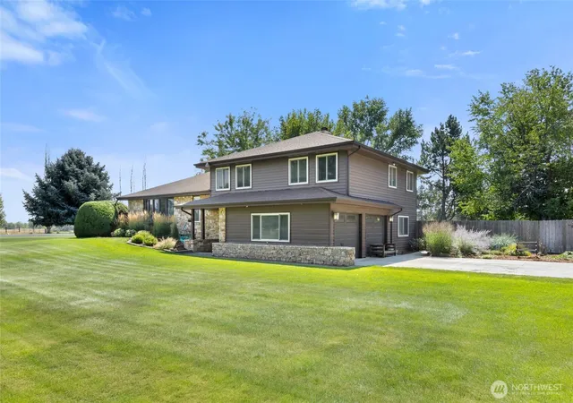 Photo 3 of Single family home for sale at 10755 Se Dune Lake Loop, Moses Lake, WA 98837 | MLS# NWM2572640 | Listing updated on 2026-09-24
