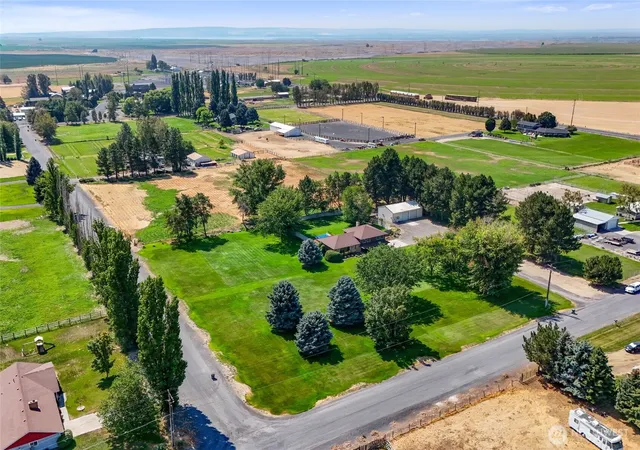 Photo 3 of Single family home for sale at 10755 Se Dune Lake Loop, Moses Lake, WA 98837 | MLS# NWM2572640 | Listing updated on 2026-09-24