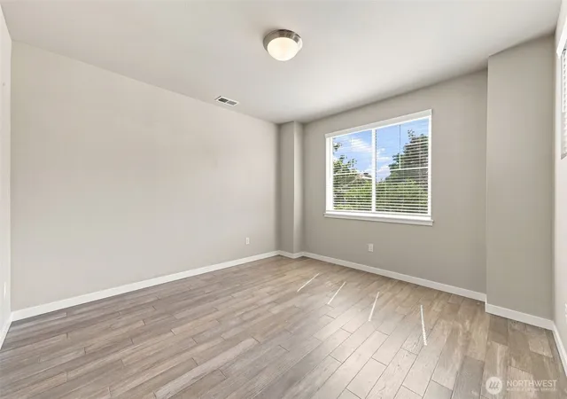 Photo 4 of Townhouse for sale at 1433 E 48Th St, Tacoma, WA 98404 | MLS# NWM2572642 | Listing updated on 2026-09-25
