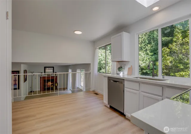 Photo 4 of Single family home for sale at 1124 S 23Rd St, Renton, WA 98055 | MLS# NWM2572648 | Listing updated on 2026-10-02