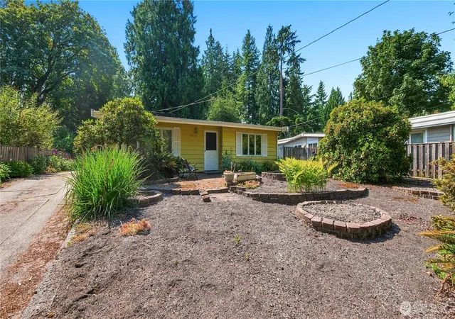 Photo 2 of Single family home for sale at 8232 184th St Sw, Edmonds, WA 98026 | MLS# NWM2572654 | Listing updated on 2026-10-01