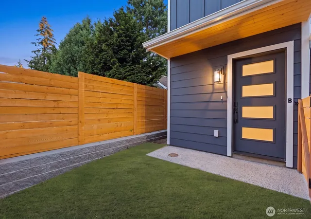Photo 2 of Sale Pending at 13321 3rd Ave Ne #B, Seattle, WA 98125 | MLS# NWM2572664 | Listing updated on 2026-09-25