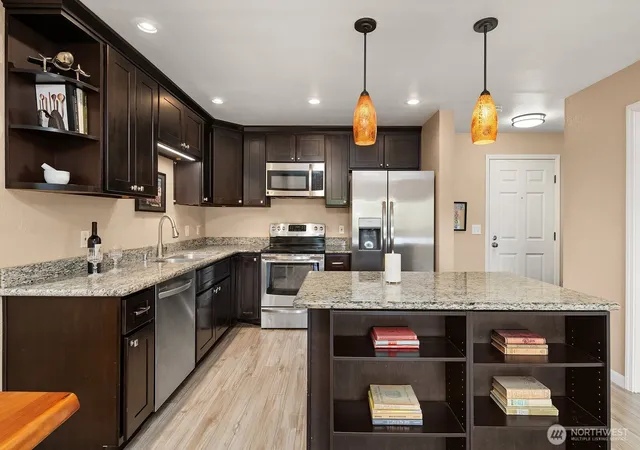 Photo 3 of Townhouse for sale at 25044 Lake Fenwick Rd #32, Kent, WA 98032 | MLS# NWM2572667 | Listing updated on 2026-10-01