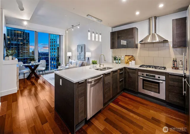 Photo 3 of Condo for sale at 737 Olive Way #3101, Seattle, WA 98101 | MLS# NWM2572672 | Listing updated on 2026-09-30