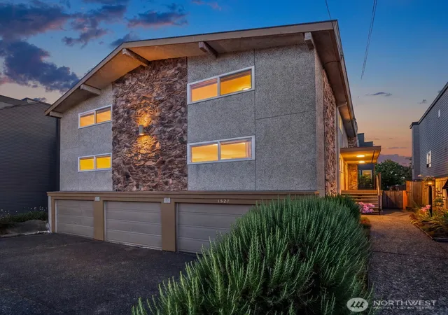 Photo 2 of Condo for sale at 1527 Nw 63rd St #2, Seattle, WA 98107 | MLS# NWM2572673 | Listing updated on 2026-09-25