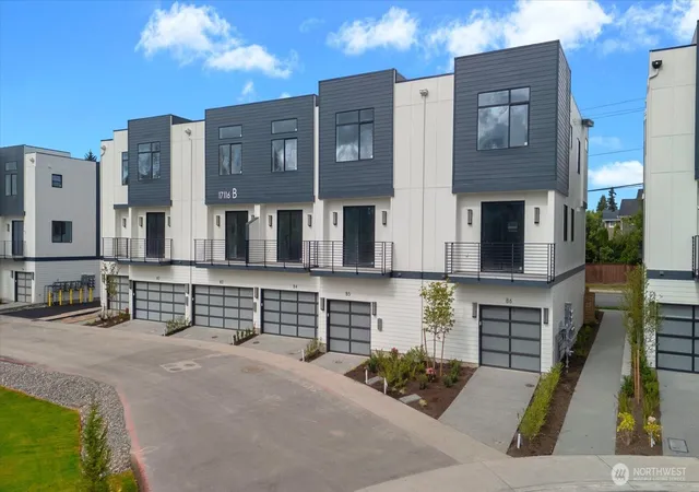 Photo 2 of Townhouse for sale at 17116 35th Dr Se #B4, Bothell, WA 98012 | MLS# NWM2572676 | Listing updated on 2026-10-01