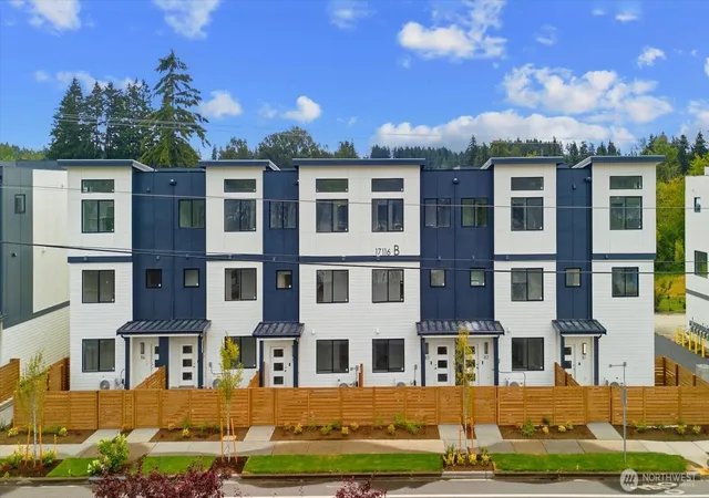 Photo 3 of Townhouse for sale at 17116 35th Dr Se #B4, Bothell, WA 98012 | MLS# NWM2572676 | Listing updated on 2026-10-01
