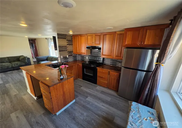 Photo 3 of Manufactured home for sale at 898 Burr Rd Se #30, Olympia, WA 98501 | MLS# NWM2572678 | Listing updated on 2026-10-02