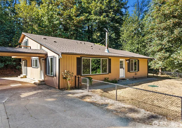 Photo 3 of Sale Pending at 4562 Se Burley Olalla Rd, Olalla, WA 98359 | MLS# NWM2572704 | Listing updated on 2026-09-26