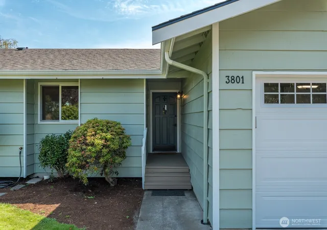 Photo 3 of Sale Pending at 3801 37th Dr, Anacortes, WA 98221 | MLS# NWM2572706 | Listing updated on 2026-09-25