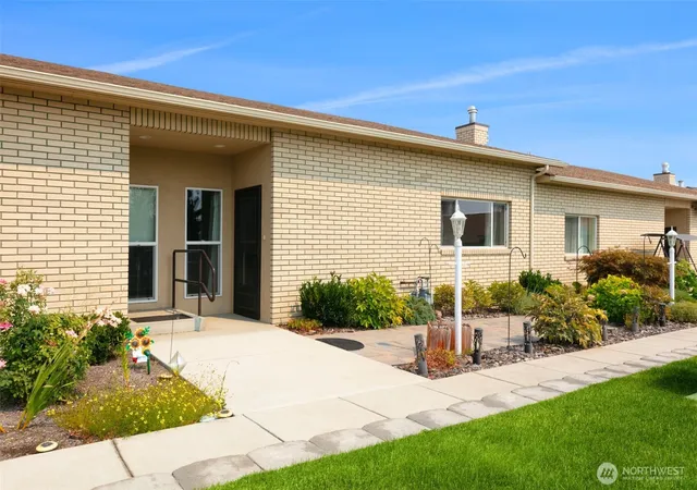 Photo 2 of Condo for sale at 5701 W Chestnut #11, Yakima, WA 98908 | MLS# NWM2572711 | Listing updated on 2026-09-25