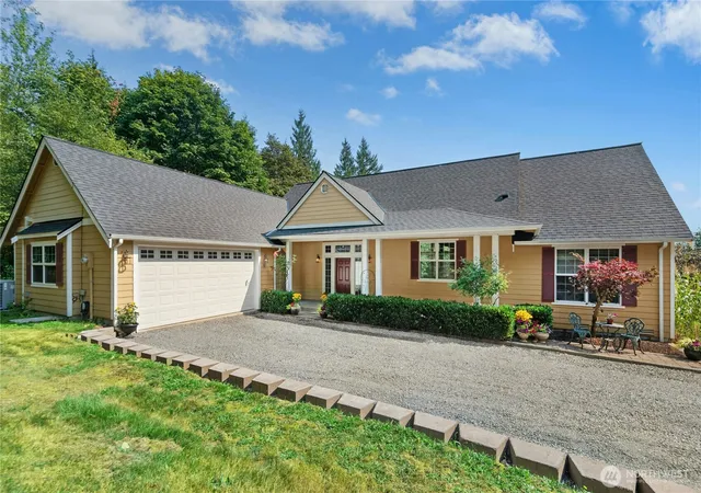 Photo 2 of Single family home for sale at 2 201st Ave Ne, Snohomish, WA 98290 | MLS# NWM2572716 | Listing updated on 2026-09-29