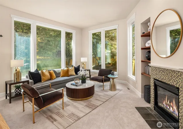 Photo 3 of Single family home for sale at 4600 Green Lake Way N, Seattle, WA 98103 | MLS# NWM2572719 | Listing updated on 2026-10-01