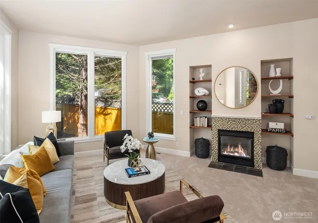 Photo 3 of Single family home for sale at 4600 Green Lake Way N, Seattle, WA 98103 | MLS# NWM2572719 | Listing updated on 2026-10-01