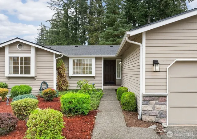 Photo 2 of Sale Pending at 22607 Se 273rd St, Maple Valley, WA 98038 | MLS# NWM2572720 | Listing updated on 2026-09-22