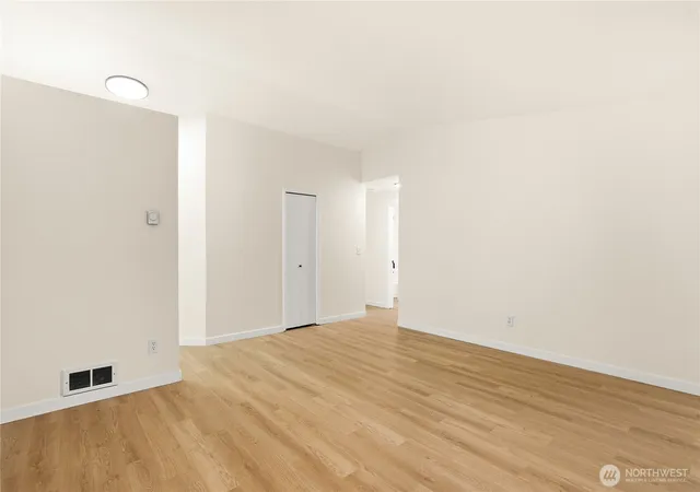 Photo 4 of Sale Pending at 22607 Se 273Rd St, Maple Valley, WA 98038 | MLS# NWM2572720 | Listing updated on 2026-09-22