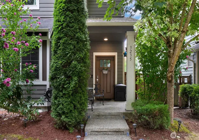 Photo 3 of Townhouse for sale at 3235 15th Wy Se, Olympia, WA 98501 | MLS# NWM2572723 | Listing updated on 2026-09-25