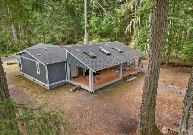Photo 3 of Manufactured home for sale at 10517 Matthews Wy, Anderson Island, WA 98303 | MLS# NWM2572725 | Listing updated on 2026-09-25