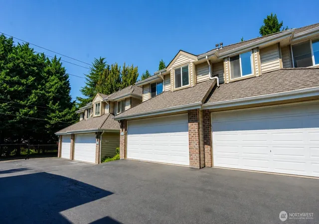 Photo 3 of Townhouse for sale at 23406 100th Ave Se #A103, Kent, WA 98031 | MLS# NWM2572726 | Listing updated on 2026-09-25