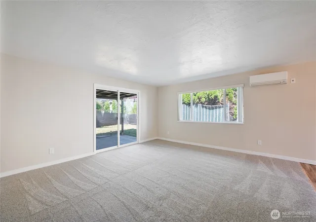Photo 3 of Single family home for sale at 4490 Constitution Ln, Longview, WA 98632 | MLS# NWM2572742 | Listing updated on 2026-09-22