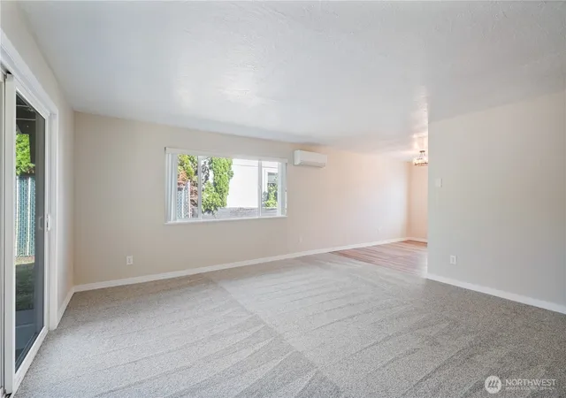 Photo 4 of Single family home for sale at 4490 Constitution Ln, Longview, WA 98632 | MLS# NWM2572742 | Listing updated on 2026-09-22