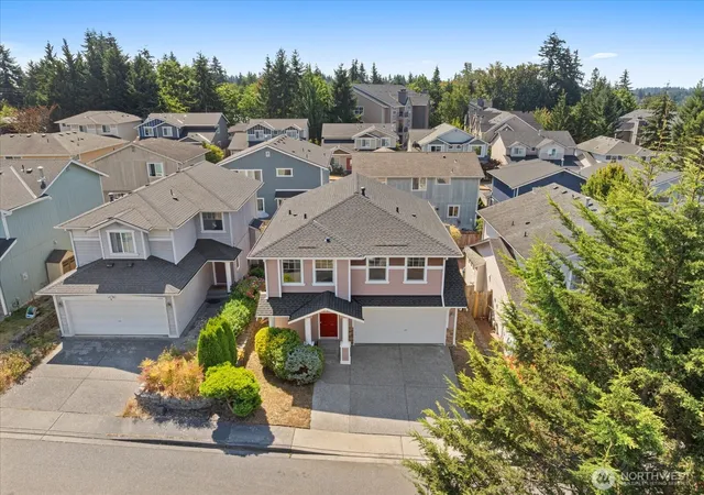 Photo 2 of Sale Pending at 1218 125th Pl Sw, Everett, WA 98204 | MLS# NWM2572749 | Listing updated on 2026-10-01