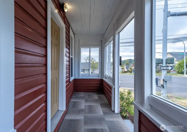 Photo 3 of Single family home for sale at 500 Cowlitz Way, Kelso, WA 98626 | MLS# NWM2572752 | Listing updated on 2026-10-07