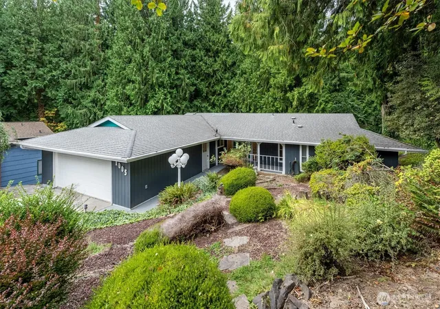 Photo 1 of Single family home for sale at 1005 N 22nd Avenue, Kelso, WA 98626 | MLS# NWM2572757 | Listing updated on 2026-10-01