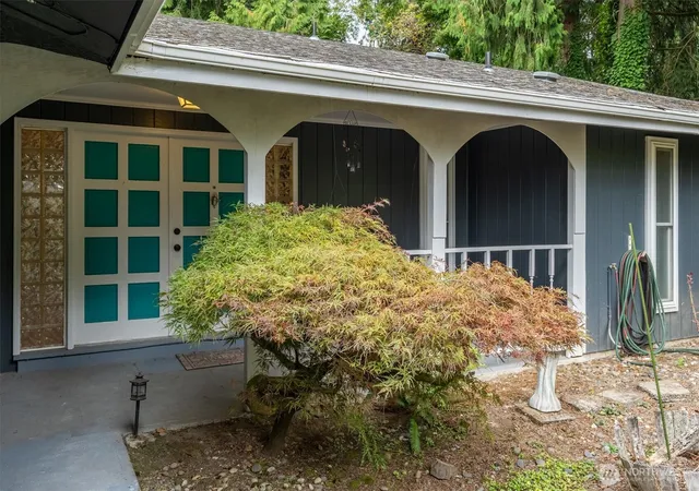 Photo 3 of Single family home for sale at 1005 N 22nd Avenue, Kelso, WA 98626 | MLS# NWM2572757 | Listing updated on 2026-10-01