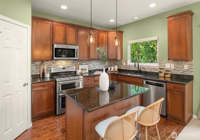 Photo 4 of Single family home for sale at 20233 Ne 124Th St, Bothell, WA 98011 | MLS# NWM2572773 | Listing updated on 2026-10-02